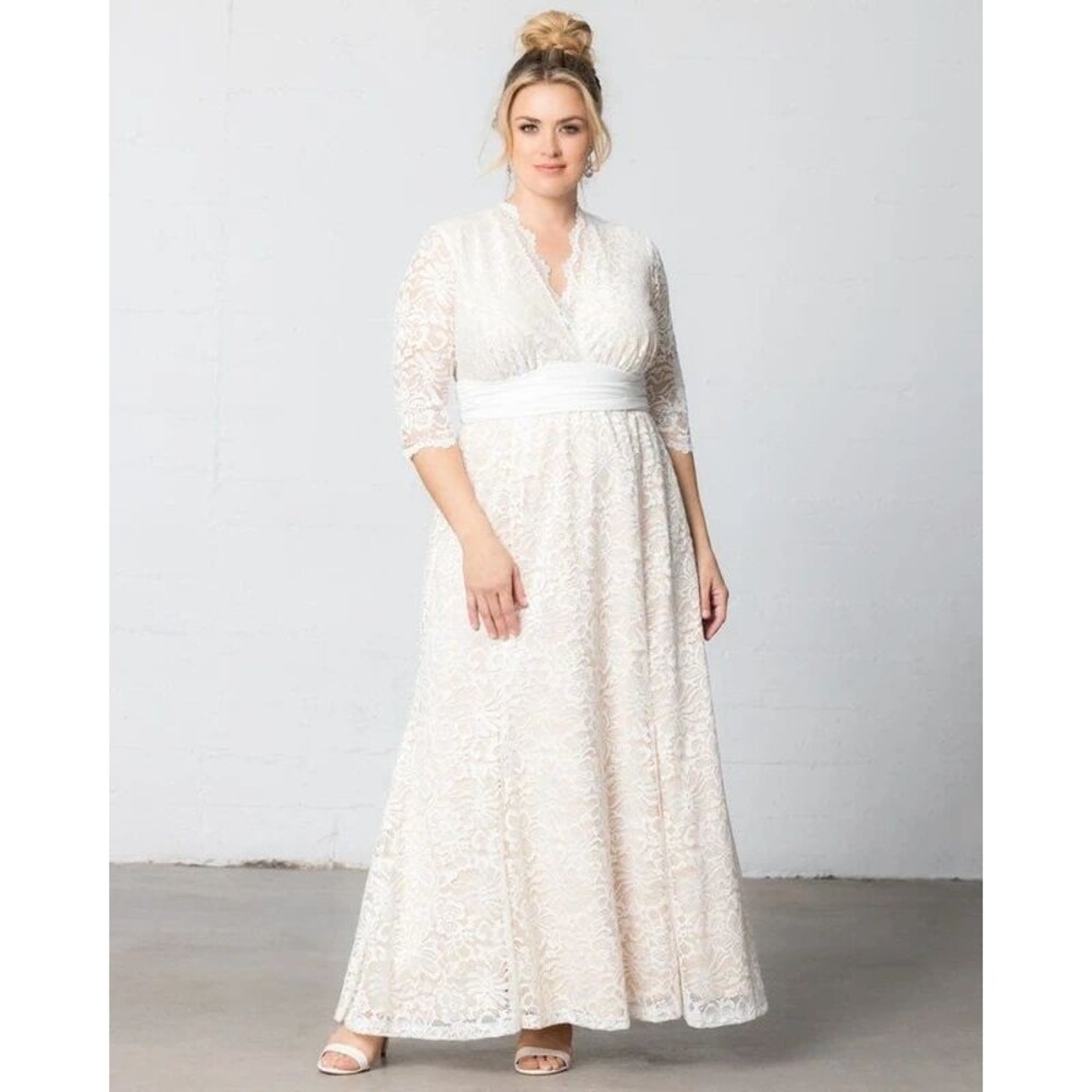 Kiyonna Amour Lace Wedding Gown Size 1X